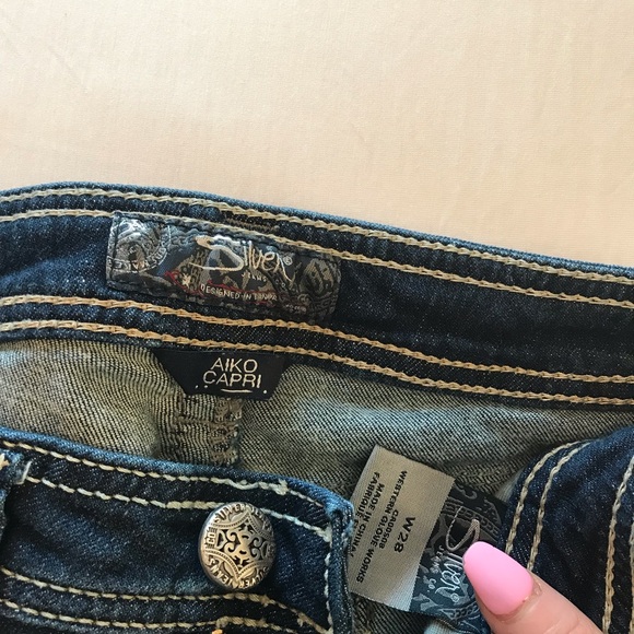 Silver capris - Picture 2 of 3